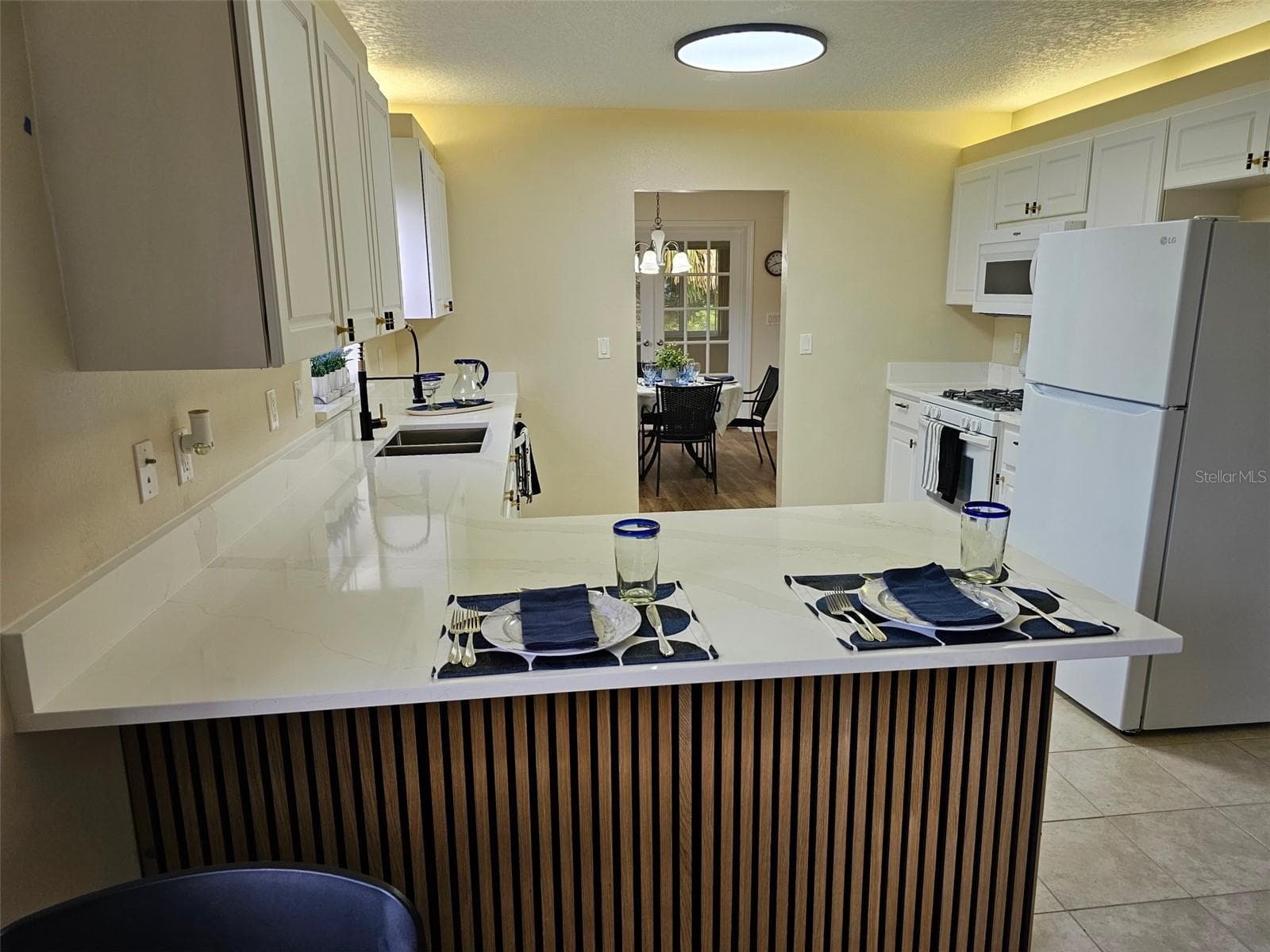 5351 AURORA DRIVE — photo 8 of 51