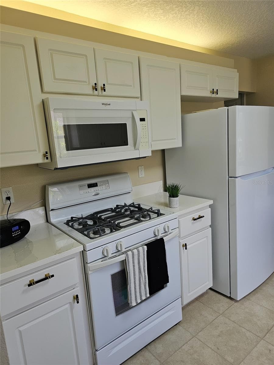 5351 AURORA DRIVE — photo 17 of 51