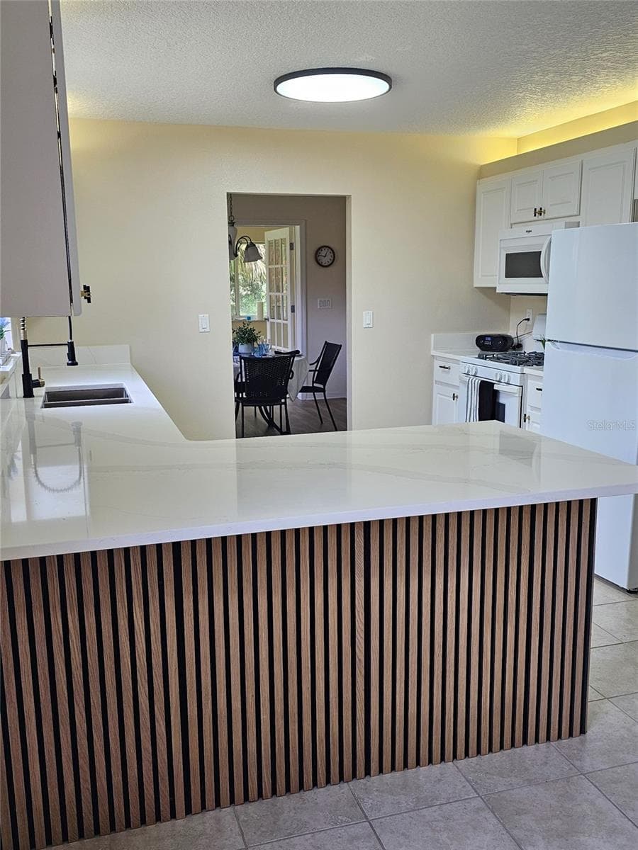 5351 AURORA DRIVE — photo 16 of 51