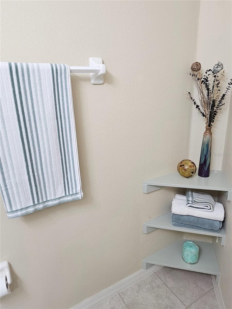 5351 AURORA DRIVE — photo 36 of 51