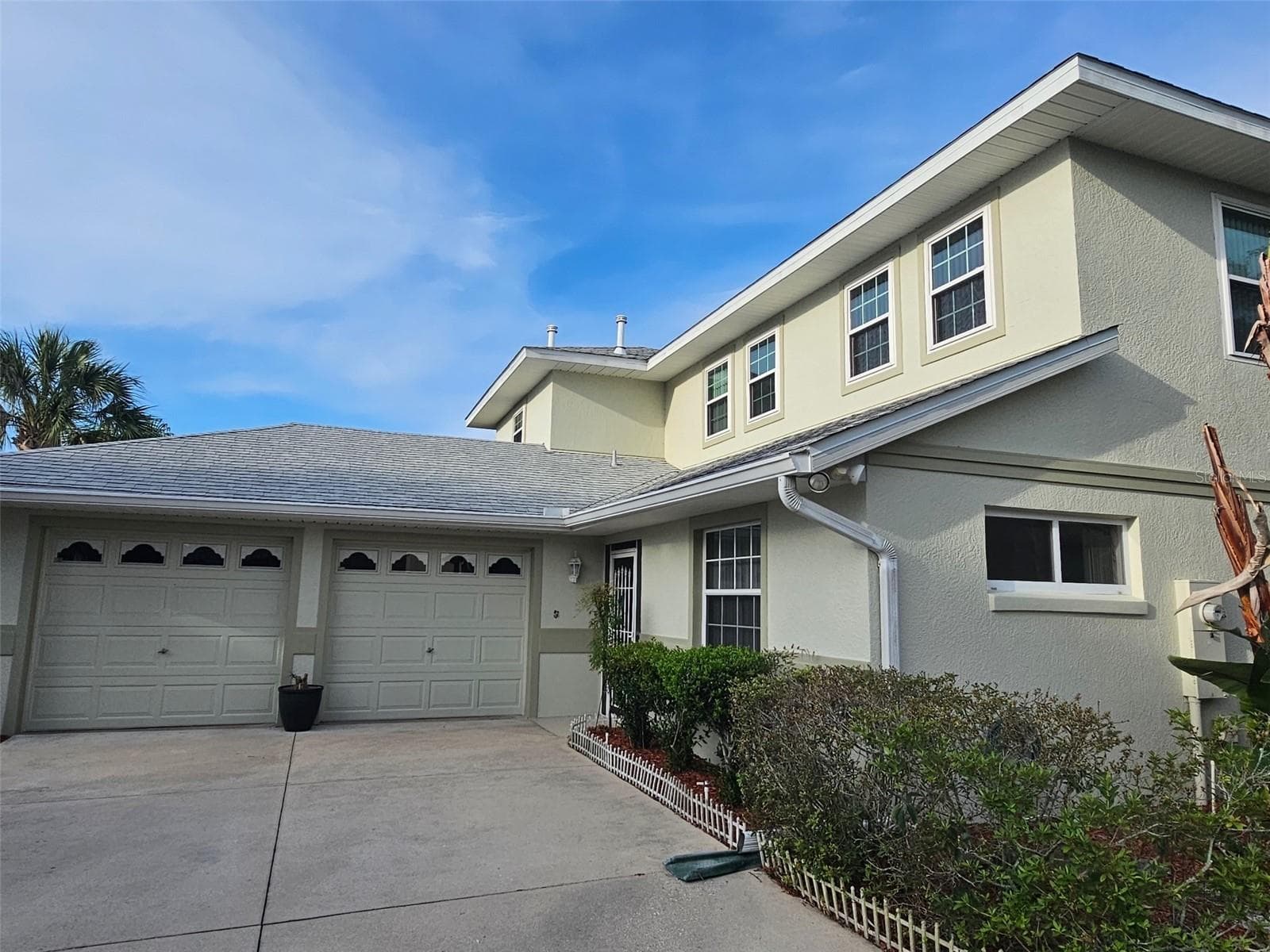 5351 AURORA DRIVE — photo 2 of 51