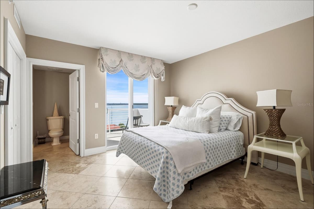 1350 GULF BOULEVARD — photo 13 of 37
