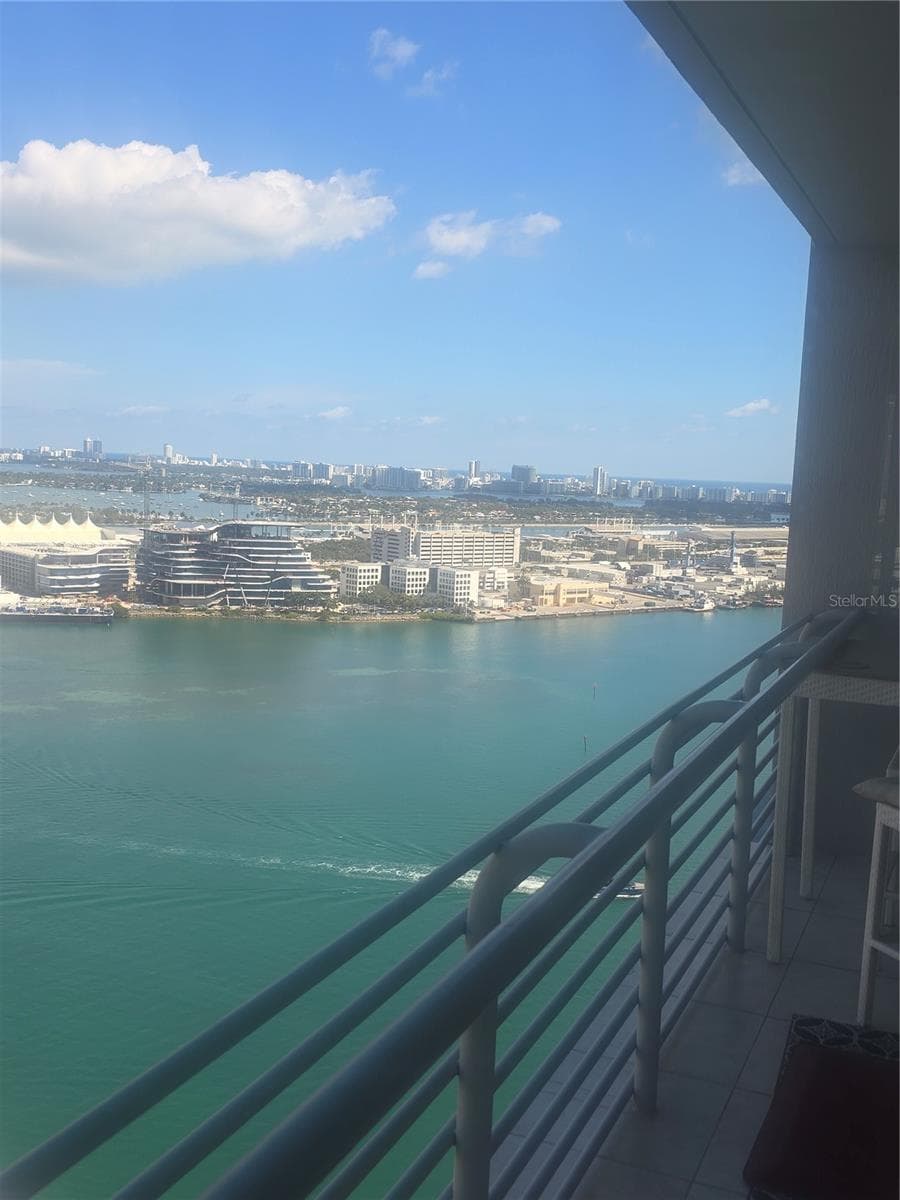 335 BISCAYNE BOULEVARD — photo 5 of 18