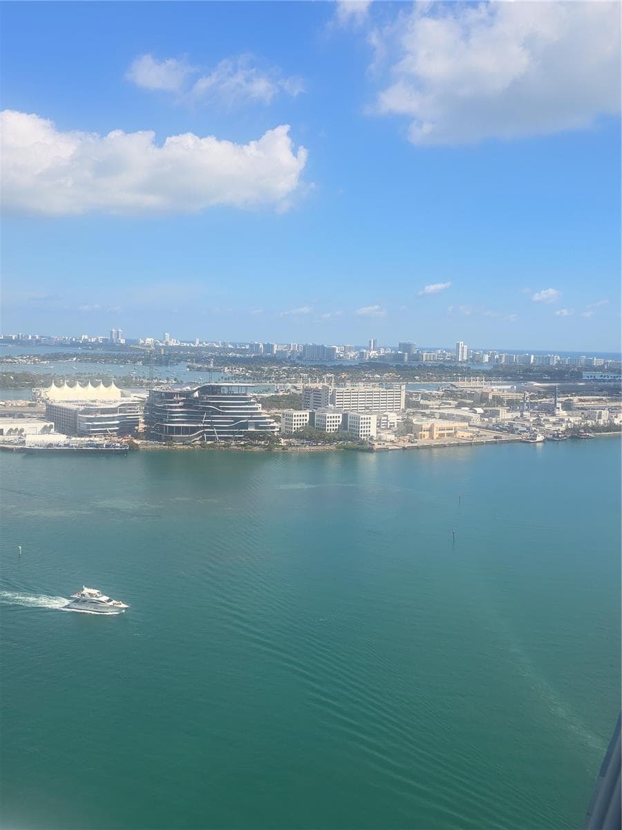 335 BISCAYNE BOULEVARD — photo 4 of 18