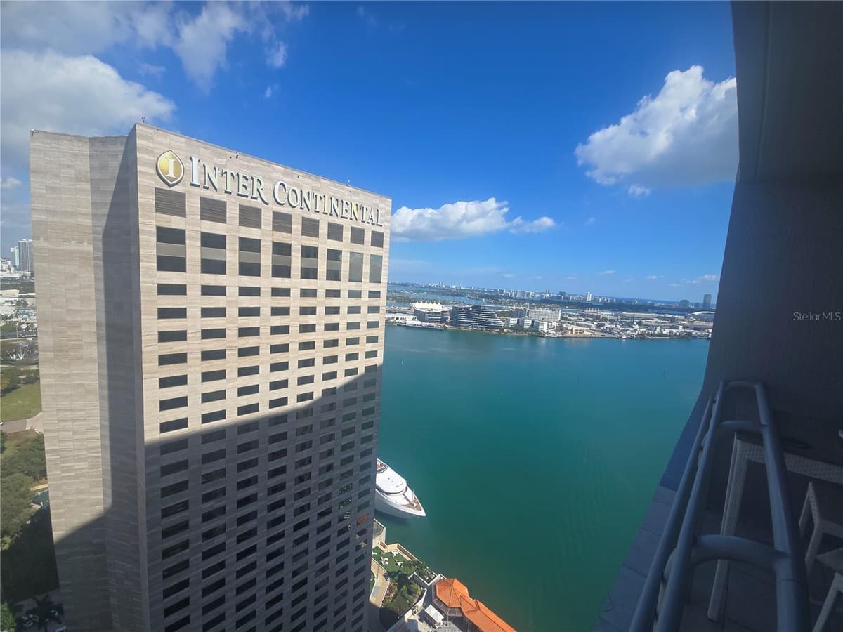 335 BISCAYNE BOULEVARD — photo 6 of 18