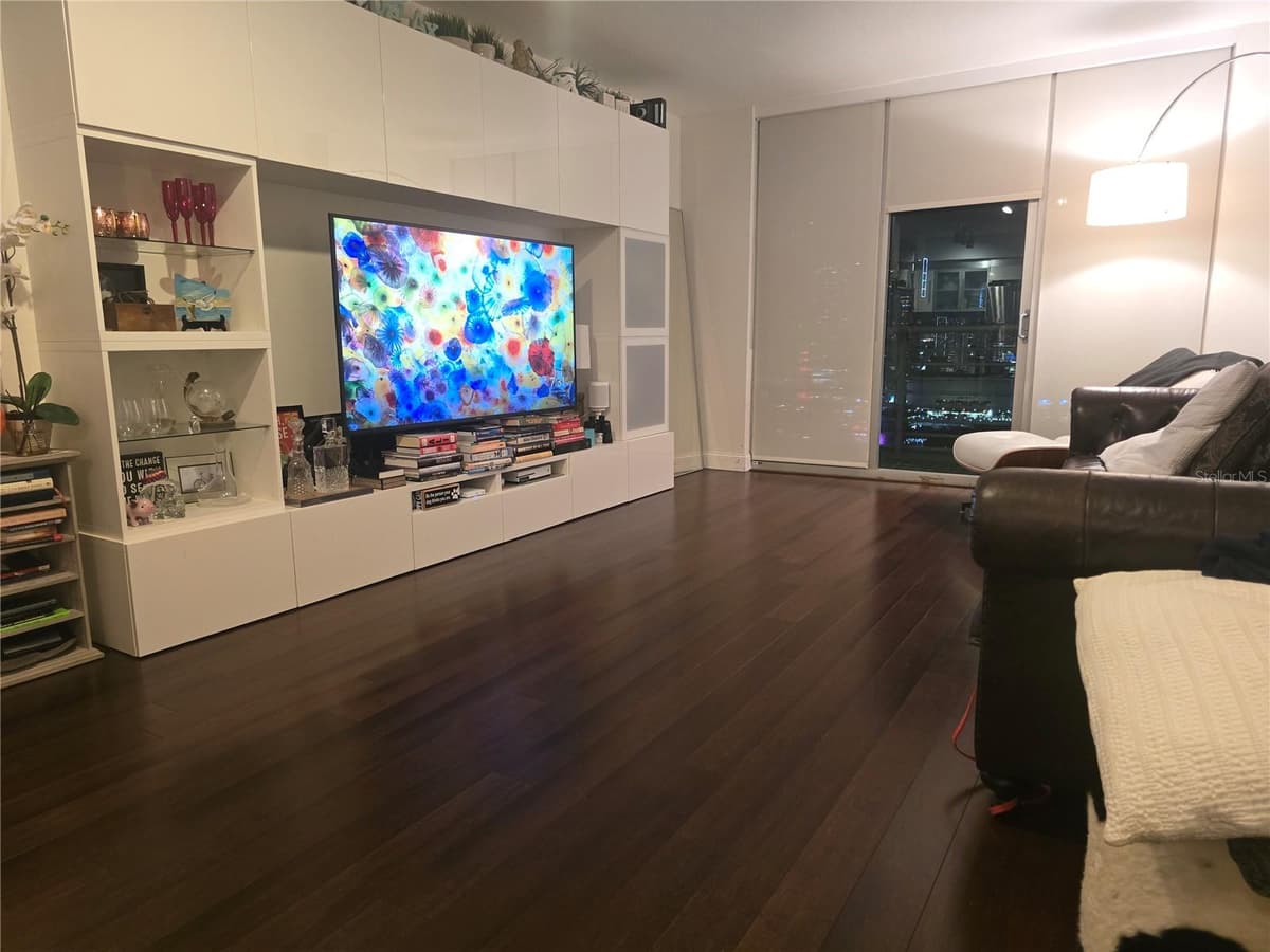 335 BISCAYNE BOULEVARD — photo 2 of 18