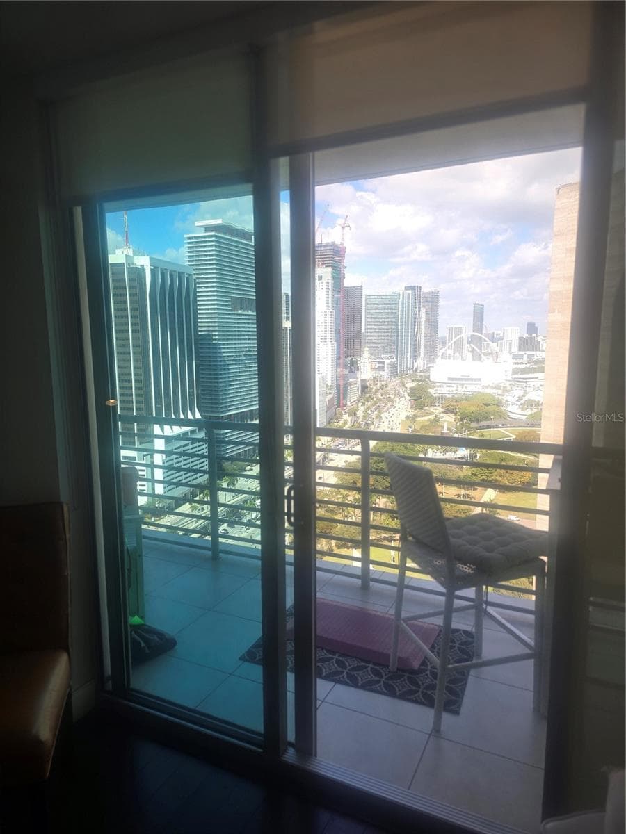 335 BISCAYNE BOULEVARD — photo 7 of 18