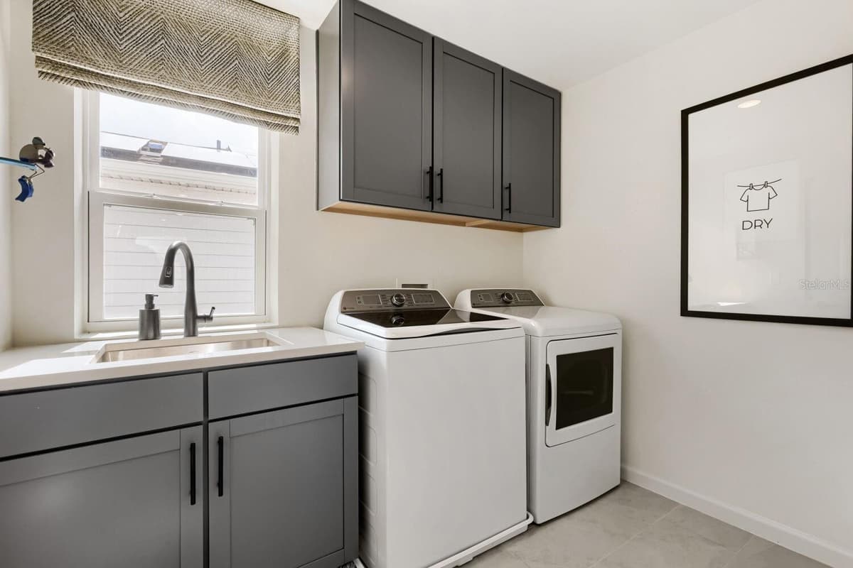 900 GRIFFON AVENUE — photo 30 of 39