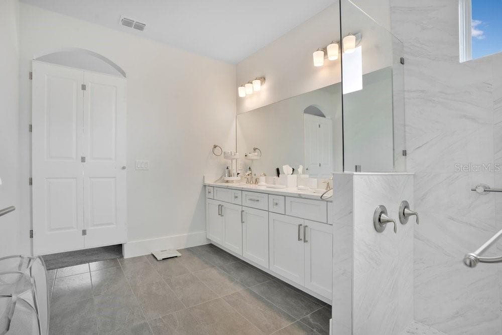 7417 SPARKLING COURT — photo 18 of 49