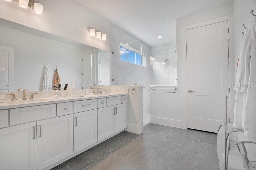 7417 SPARKLING COURT — photo 17 of 49