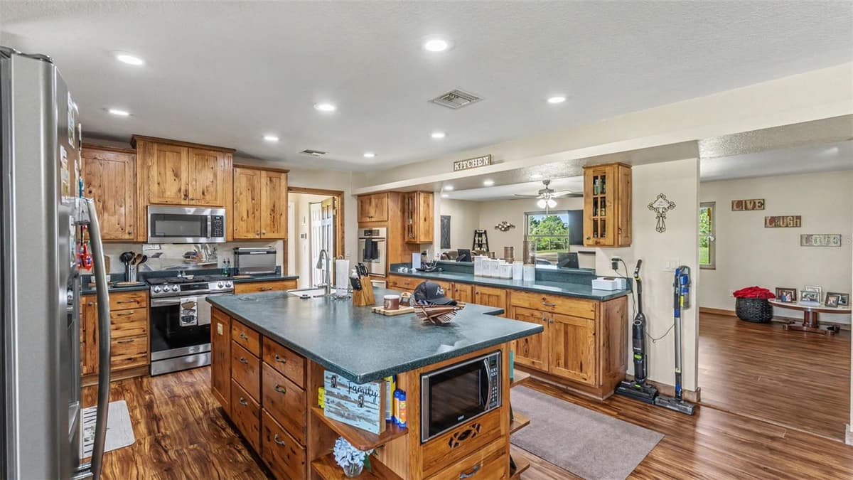 339 MINI RANCH ROAD — photo 10 of 98