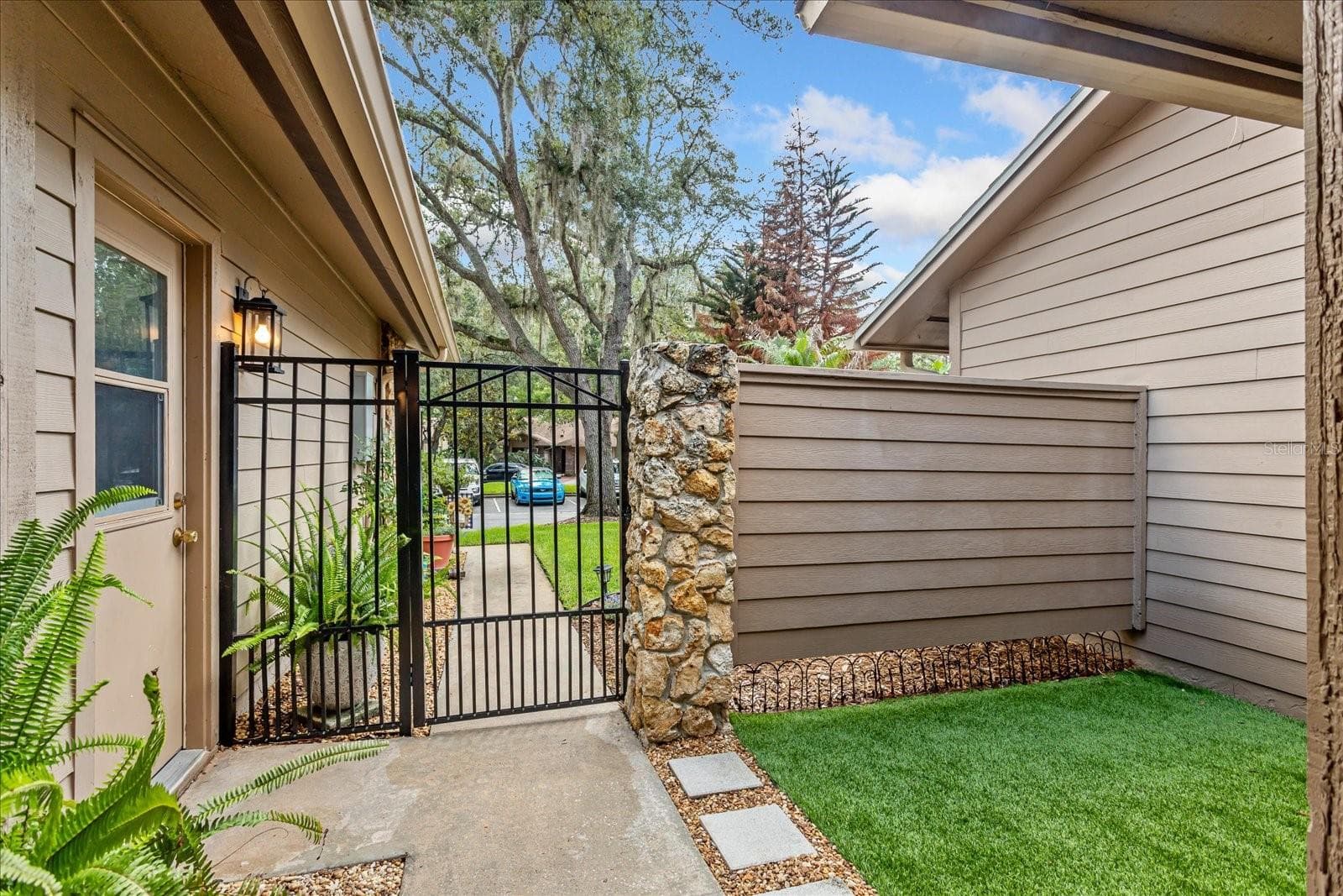 378 WINCHESTER PLACE — photo 6 of 43