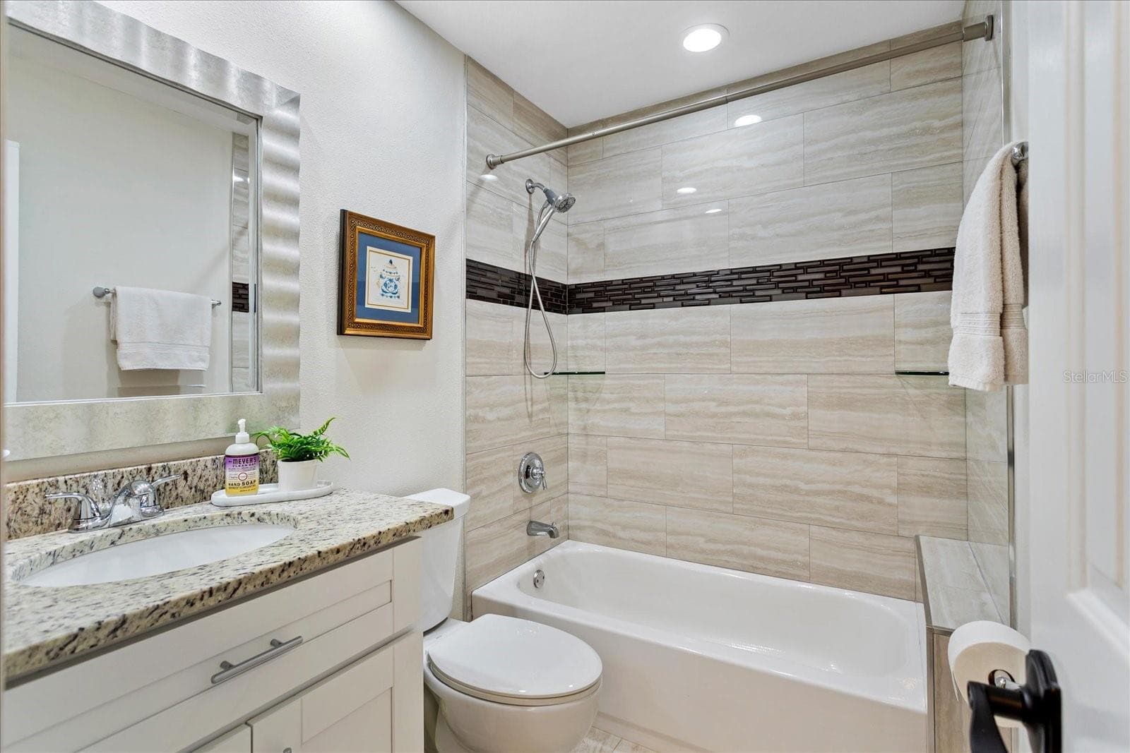378 WINCHESTER PLACE — photo 21 of 43