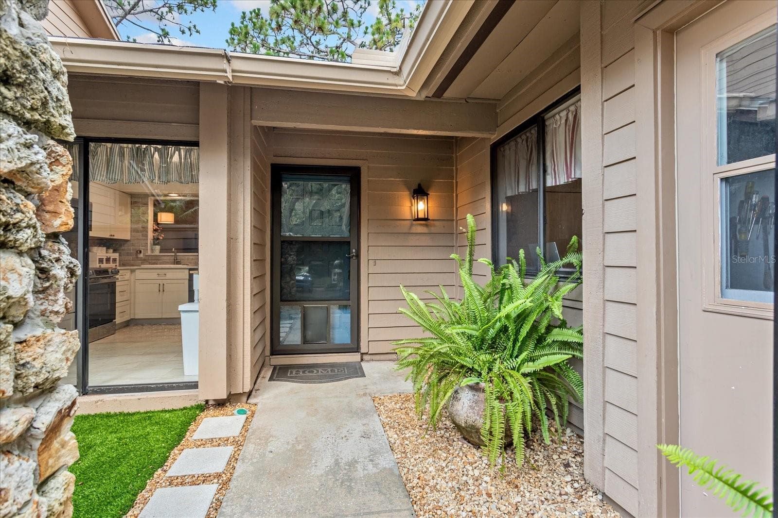 378 WINCHESTER PLACE — photo 4 of 43