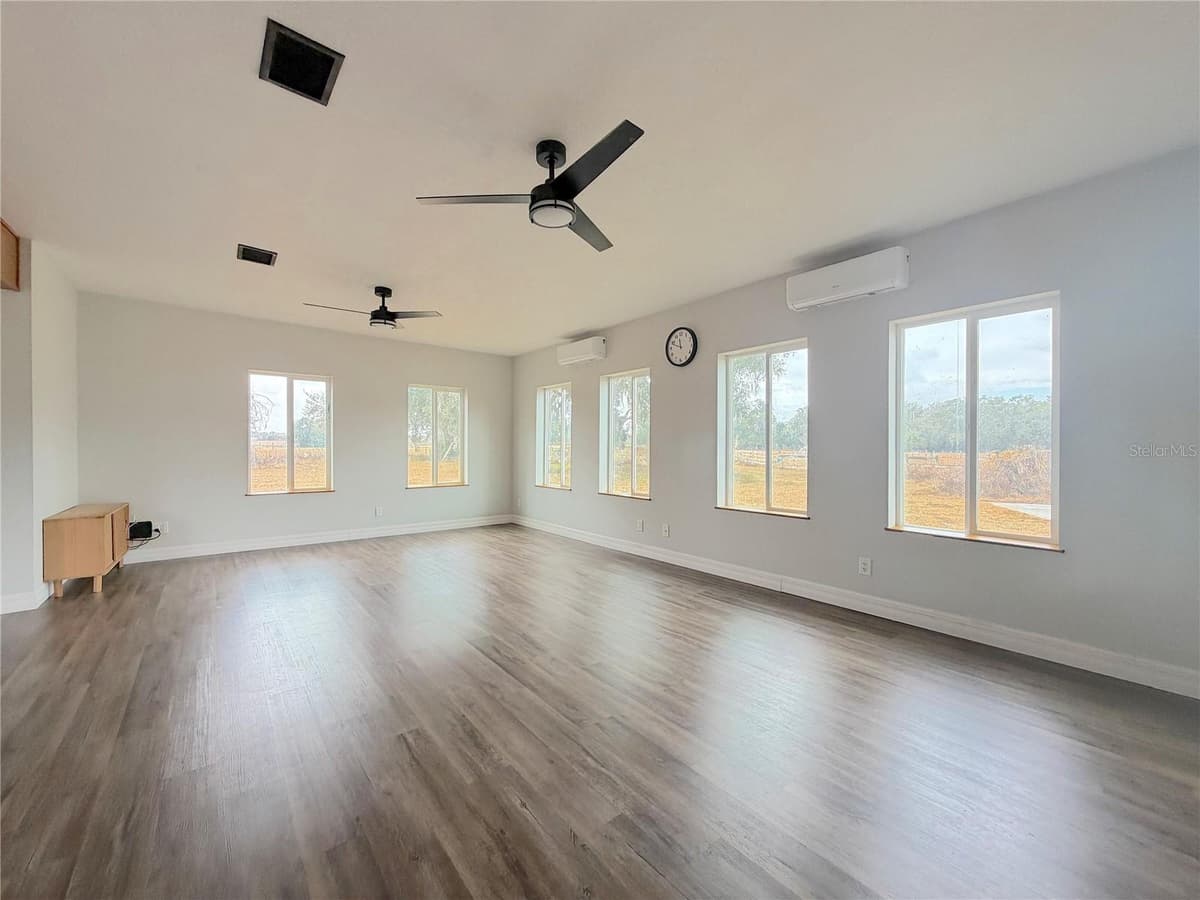 10710 MCINTOSH ROAD — photo 15 of 24