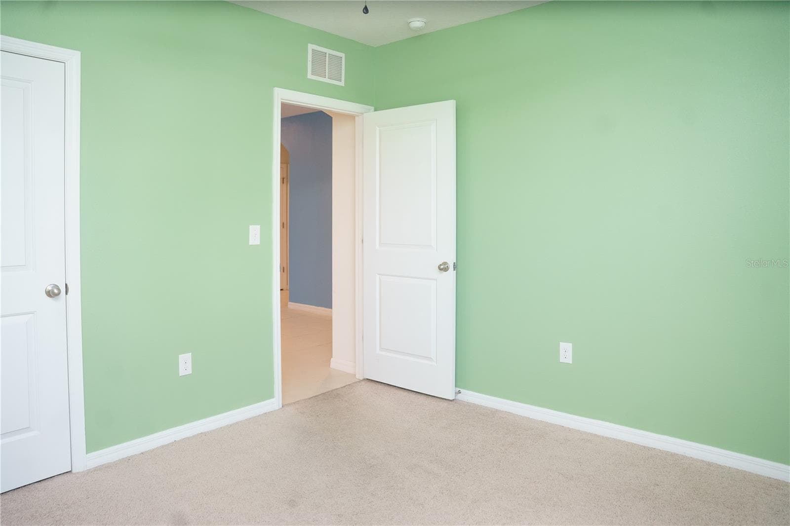 2614 GREENLEAF TERRACE — photo 6 of 31