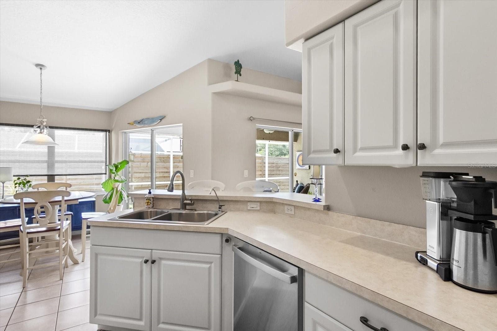 756 BAFFIN DRIVE — photo 17 of 45