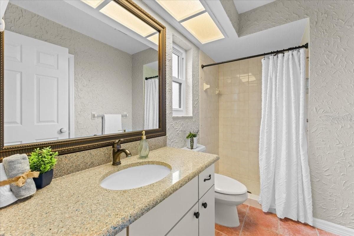 1589 MARY LANE — photo 33 of 100