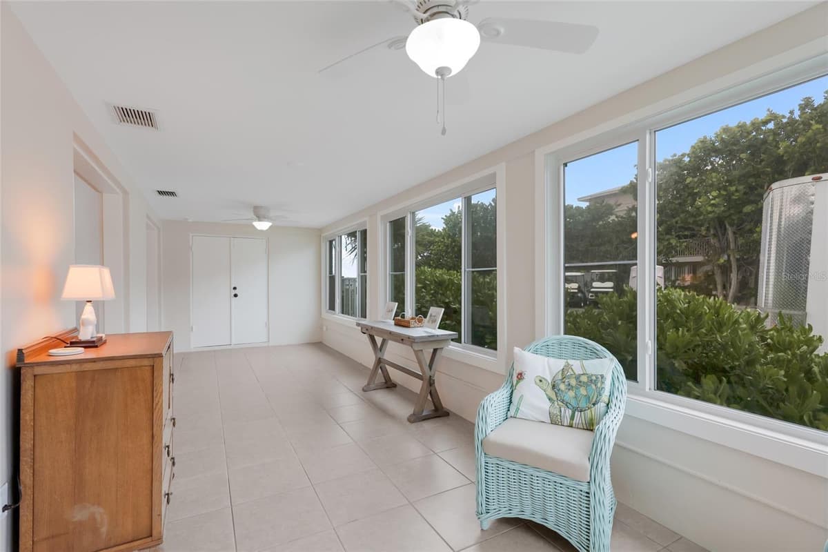 320 GULF BOULEVARD — photo 7 of 22