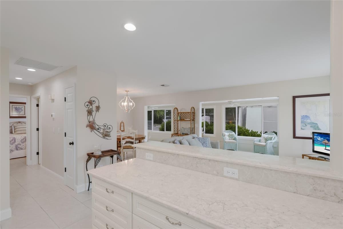 320 GULF BOULEVARD — photo 14 of 22