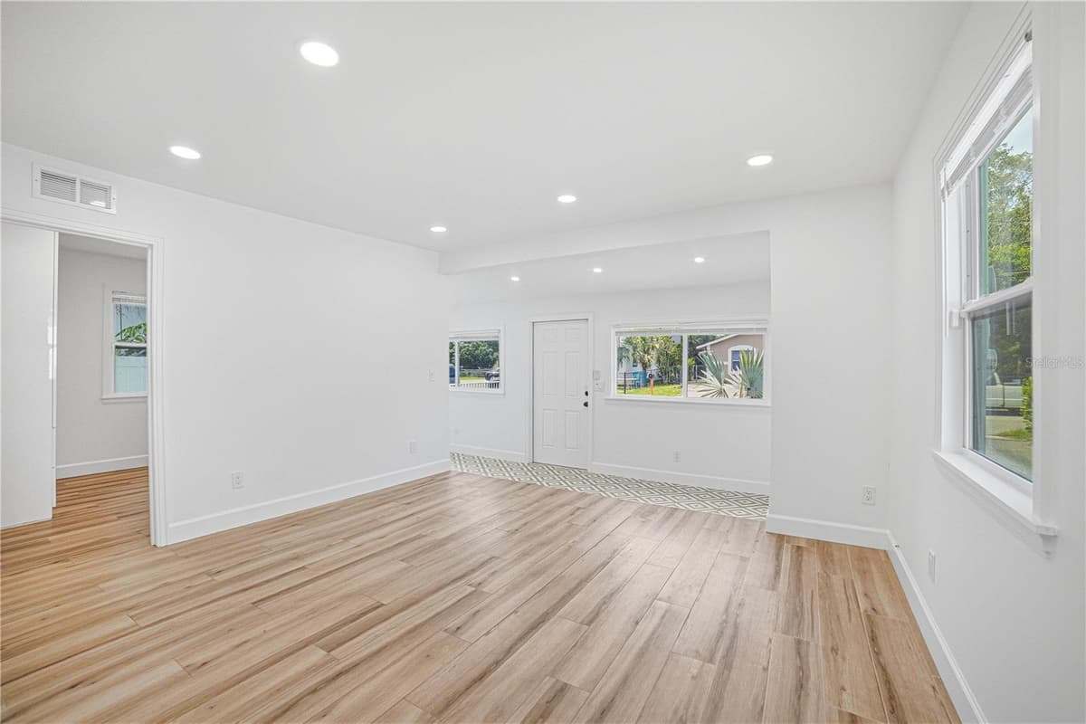 335 12TH AVENUE — photo 5 of 28