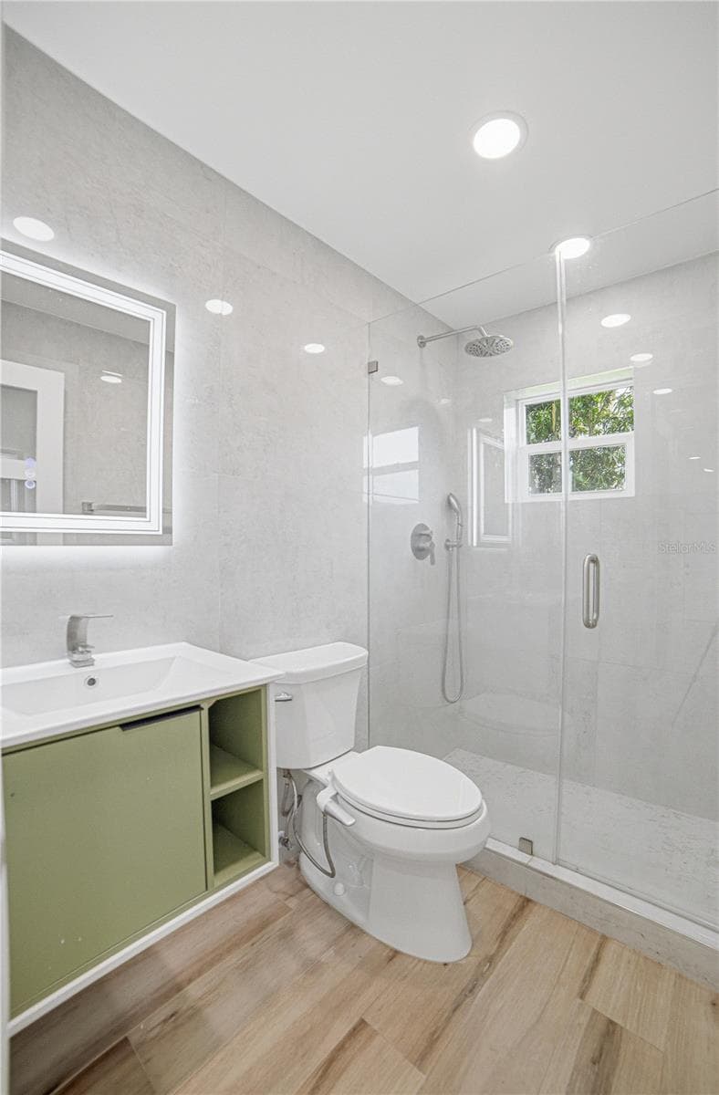 335 12TH AVENUE — photo 13 of 28