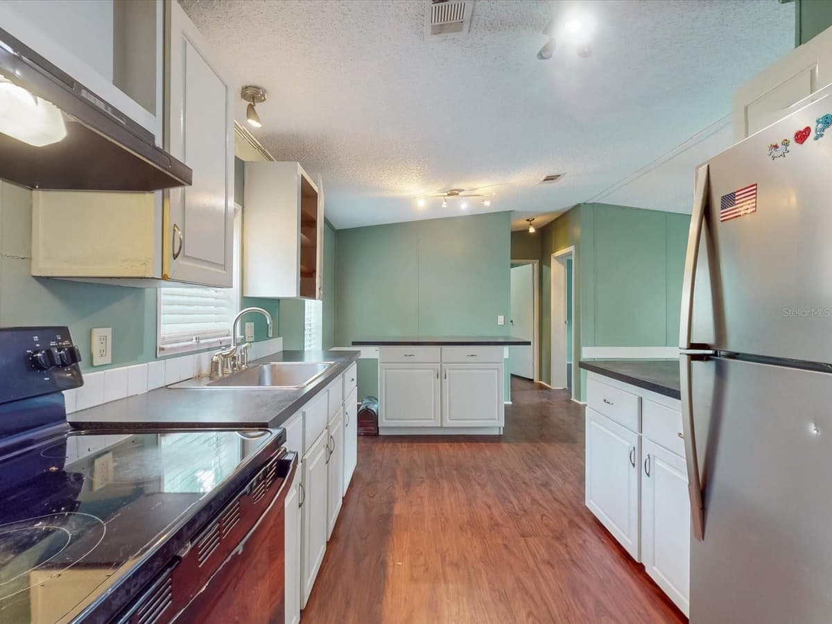 54735 WILLIAMS STREET — photo 8 of 32