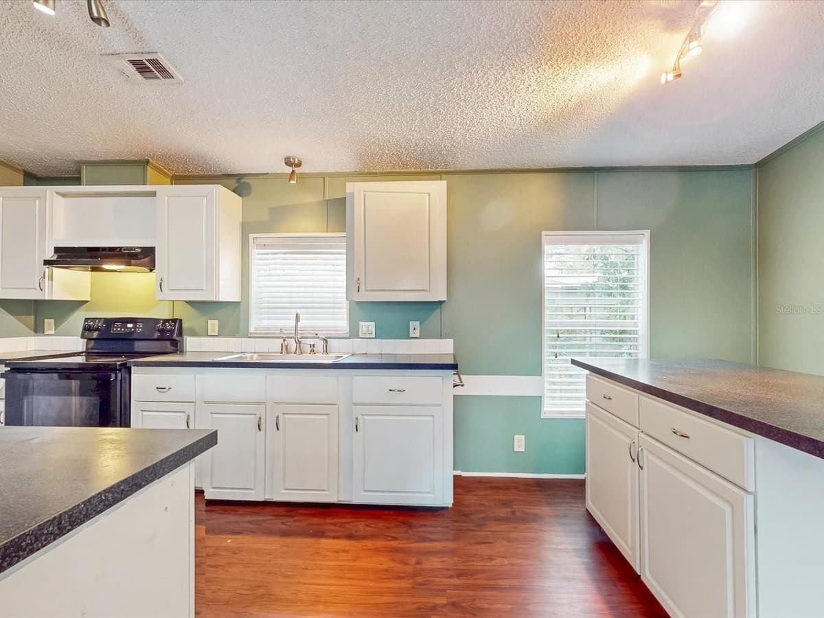 54735 WILLIAMS STREET — photo 6 of 32