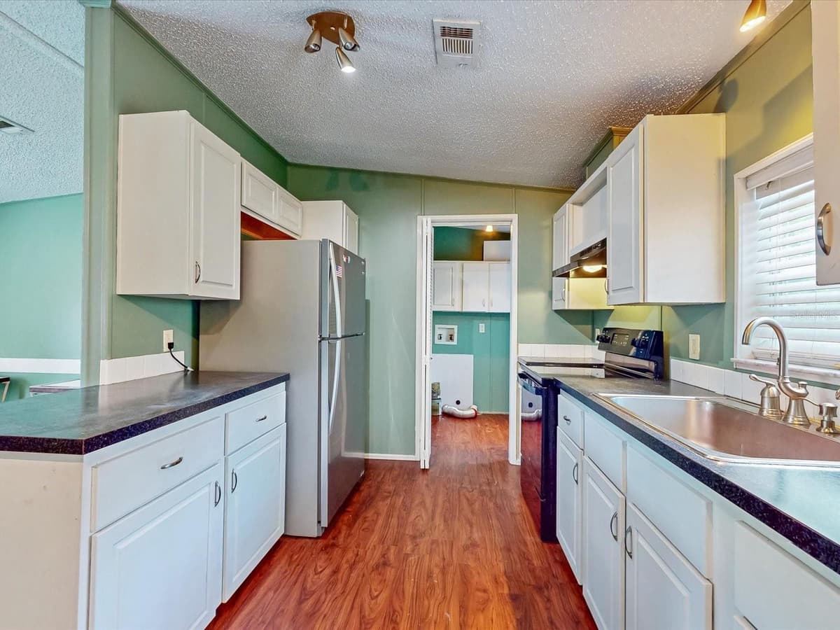 54735 WILLIAMS STREET — photo 7 of 32