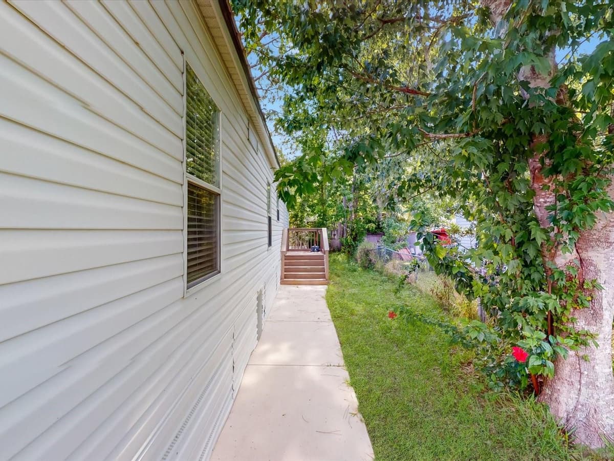 54735 WILLIAMS STREET — photo 18 of 32