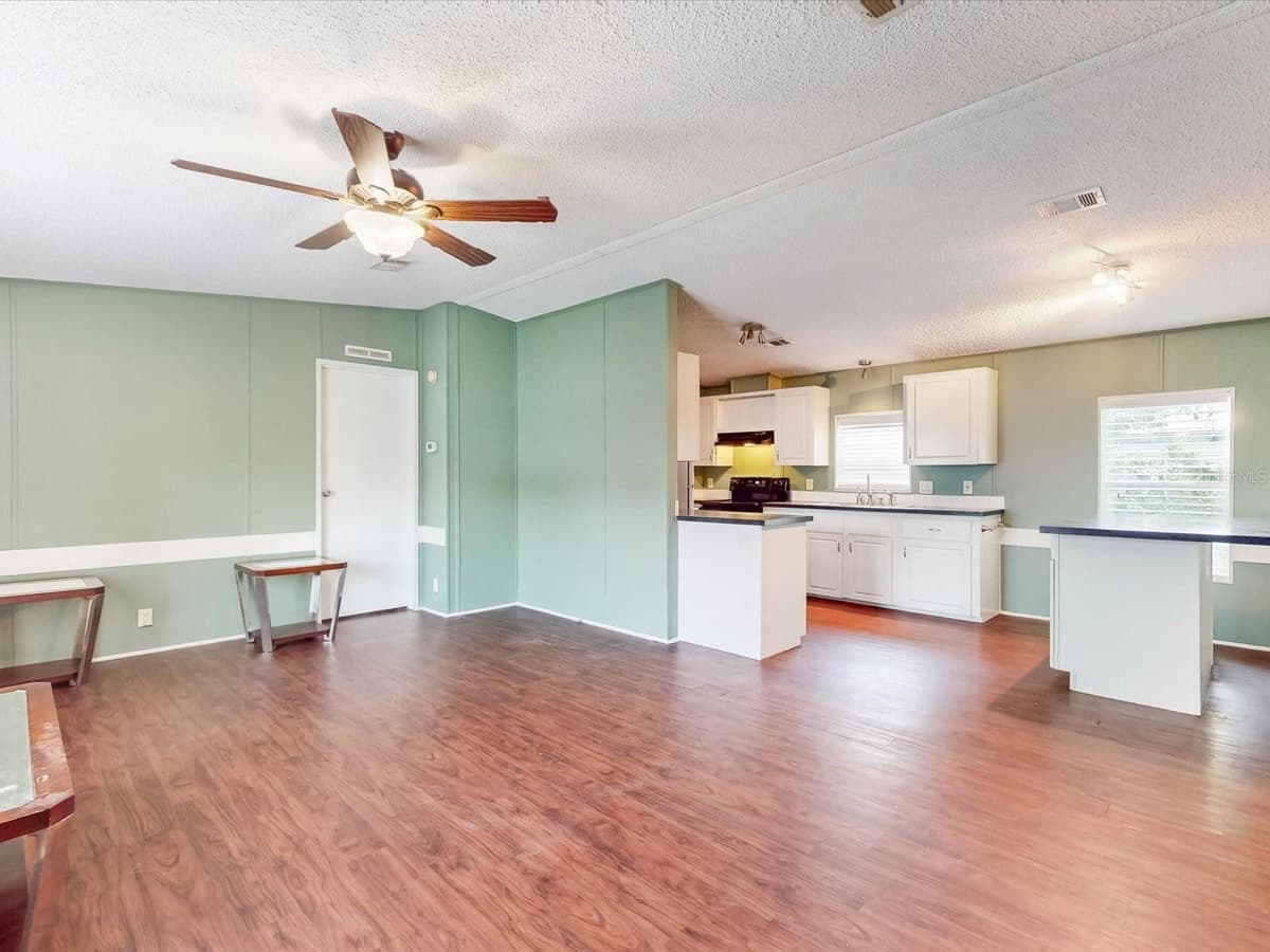 54735 WILLIAMS STREET — photo 4 of 32