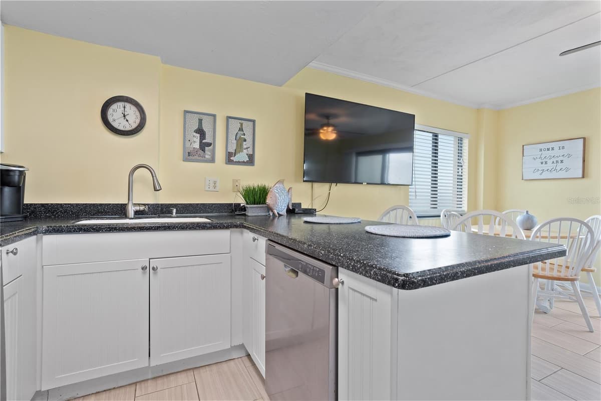 3647 ATLANTIC AVENUE — photo 18 of 52
