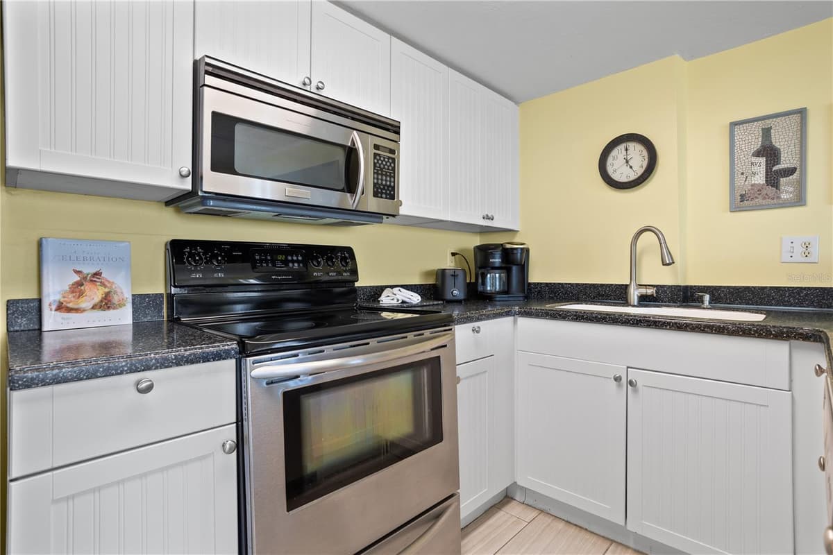 3647 ATLANTIC AVENUE — photo 17 of 52
