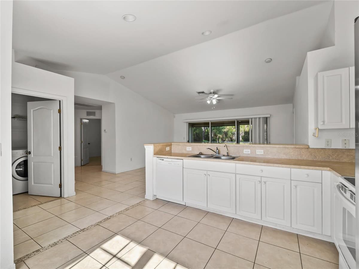 1103 LEE AVENUE — photo 13 of 54