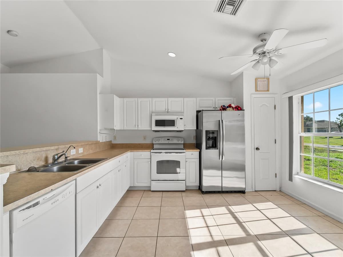 1103 LEE AVENUE — photo 10 of 54