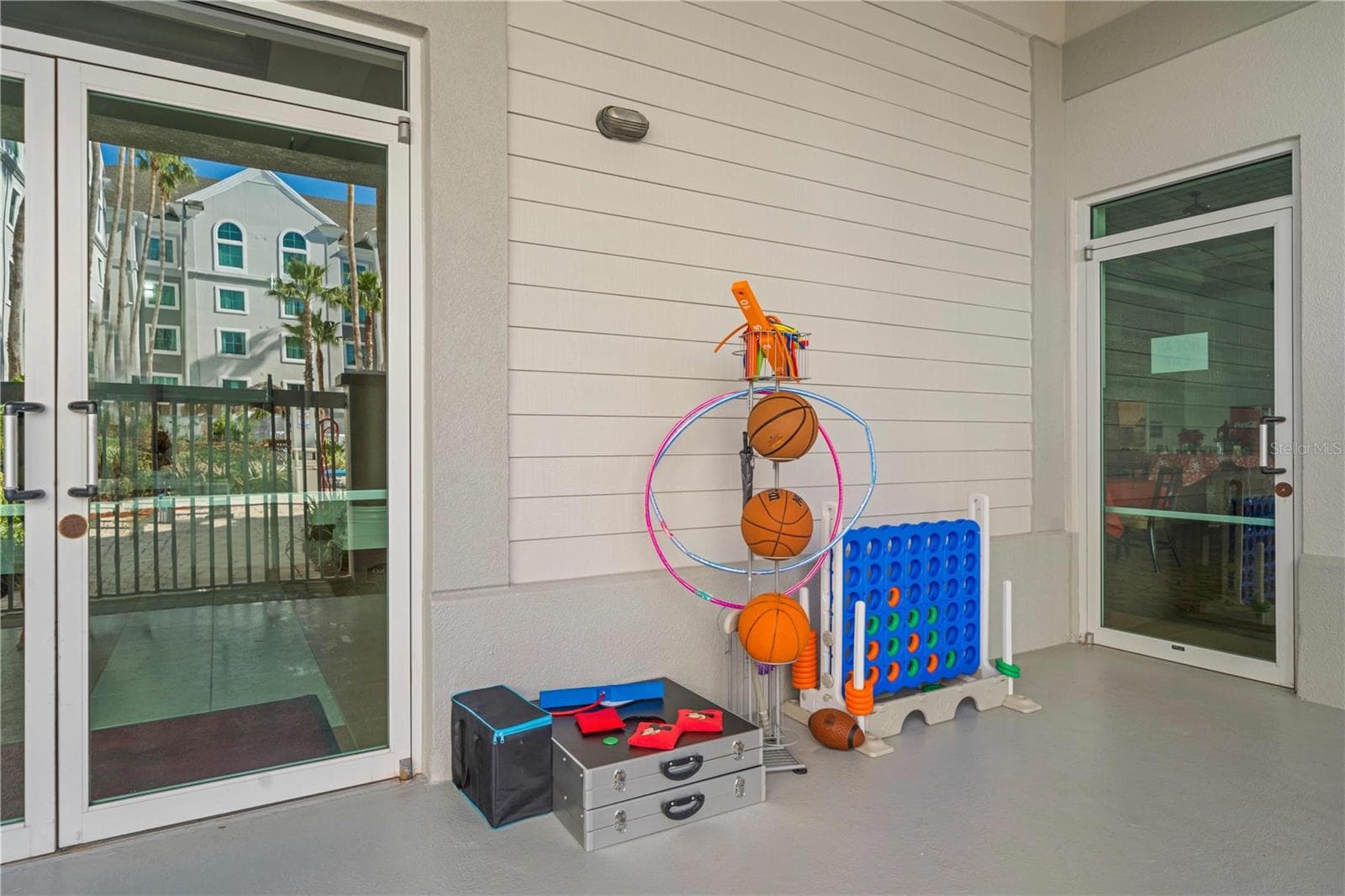 8303 PALM PARKWAY — photo 27 of 73
