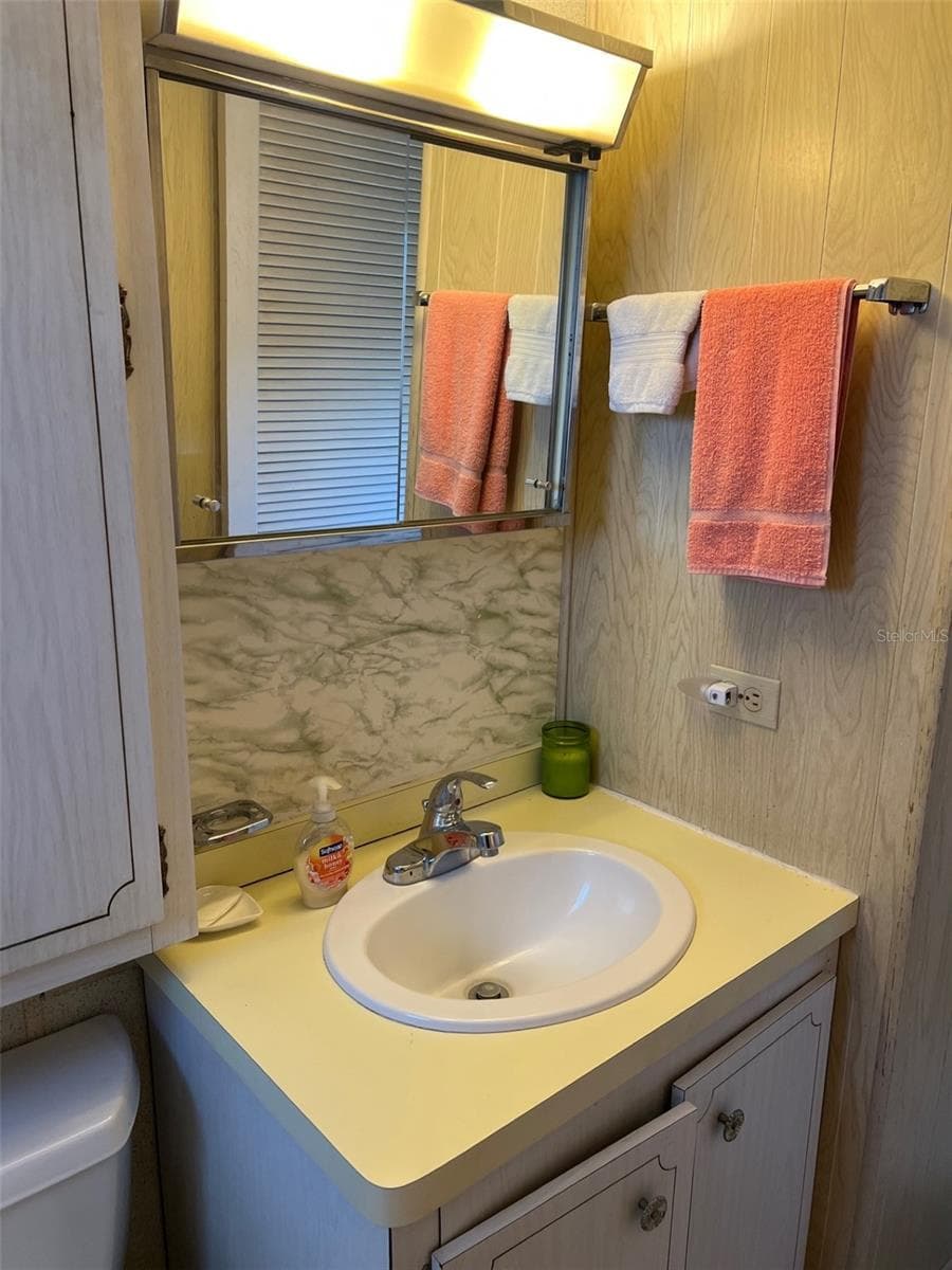 12674 SEMINOLE BOULEVARD — photo 15 of 16