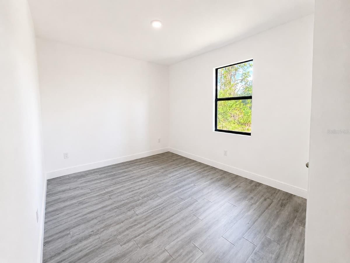 6203 FOREST COURT — photo 8 of 9