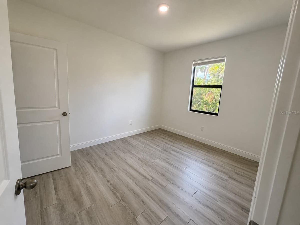 3117 MEMPHIS LANE — photo 4 of 11