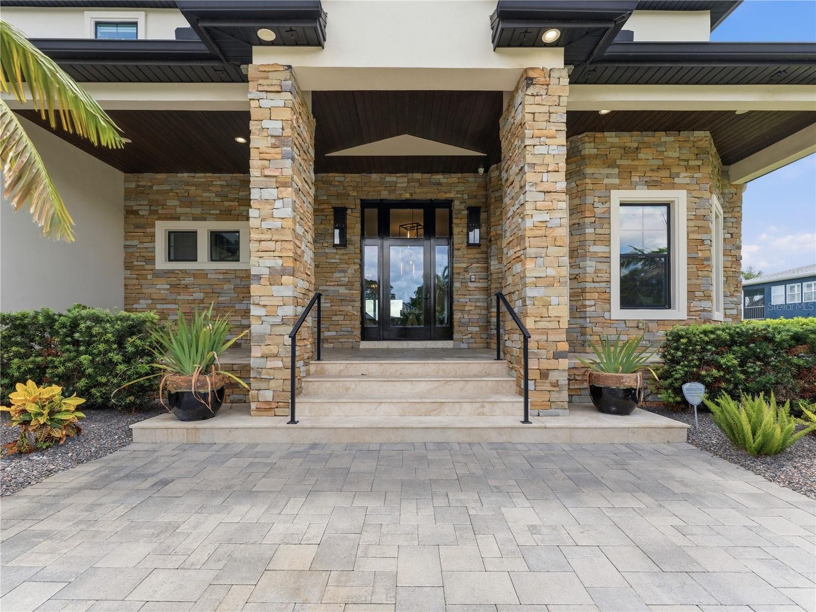732 SHORE DRIVE — photo 4 of 99