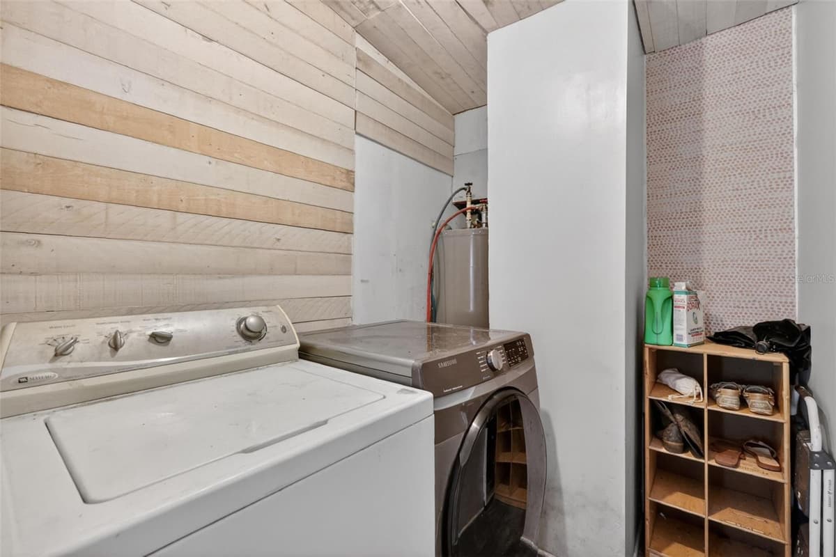 24301 JEFFERSON ST — photo 17 of 27