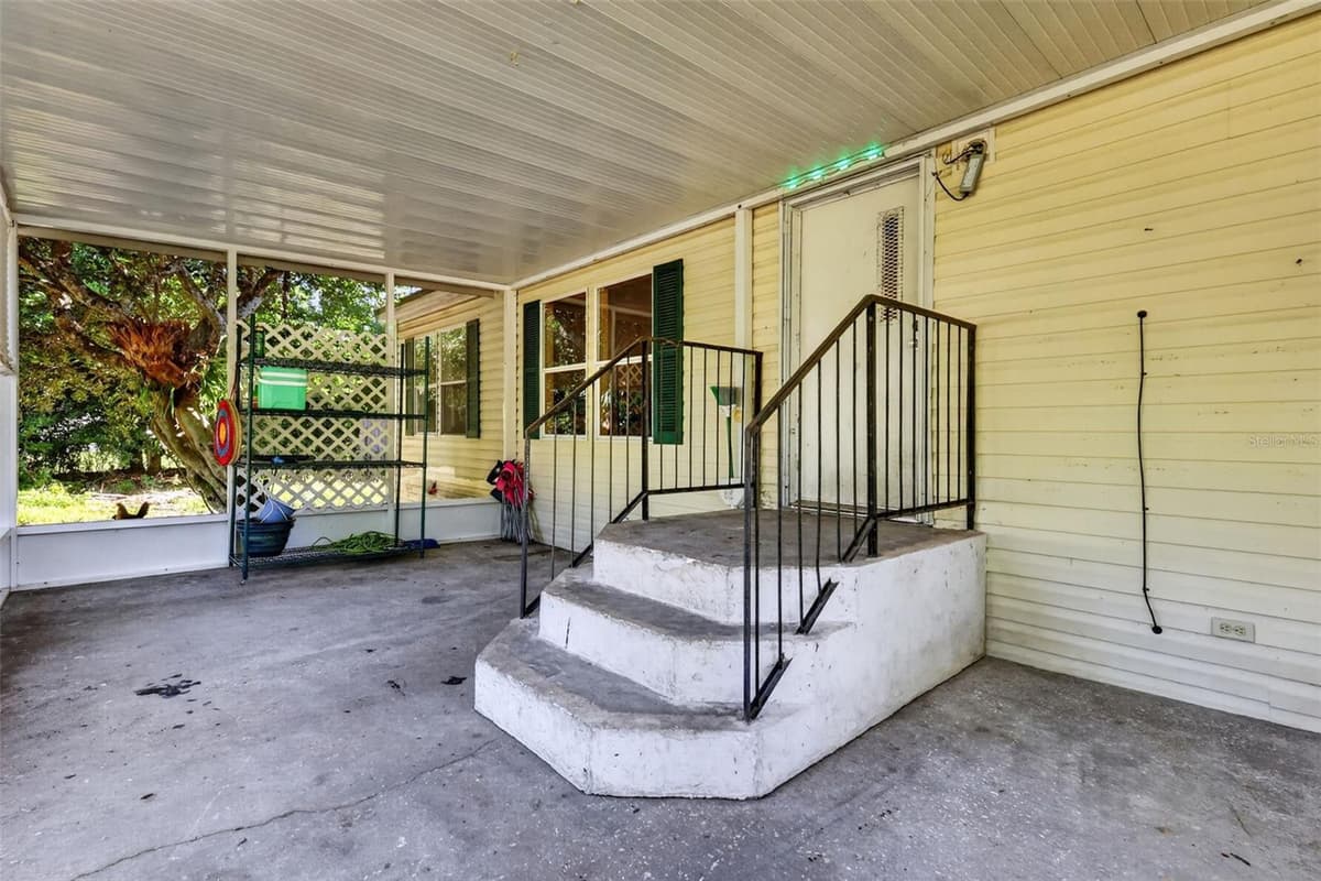 24301 JEFFERSON ST — photo 12 of 27