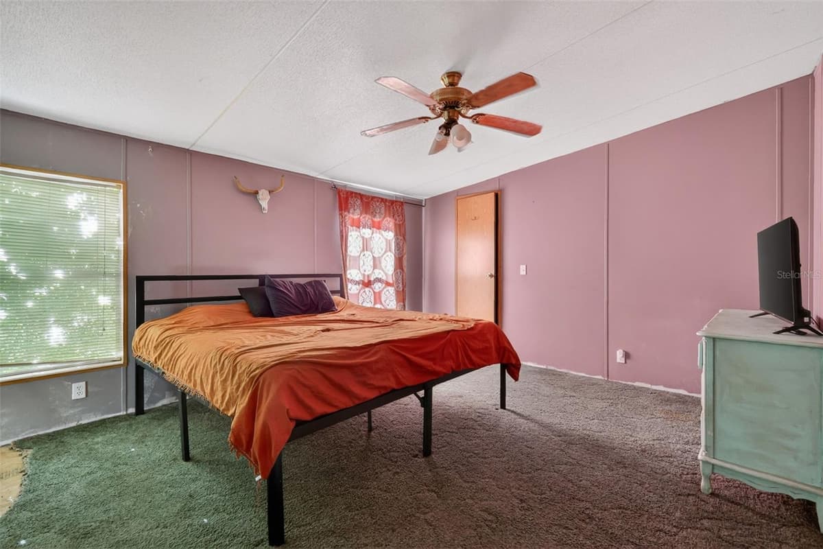 24301 JEFFERSON ST — photo 18 of 27