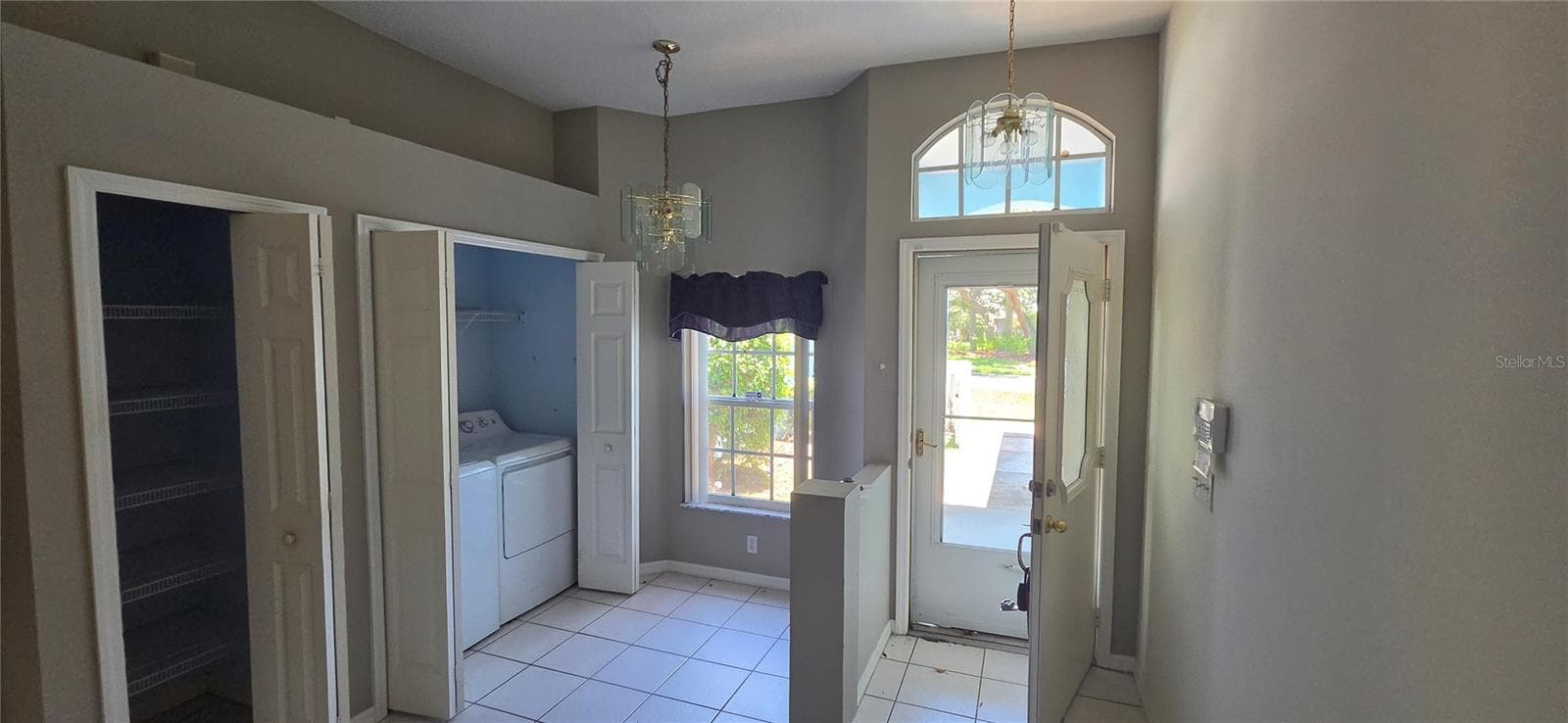 12519 HOLLYBROOK LANE — photo 3 of 26