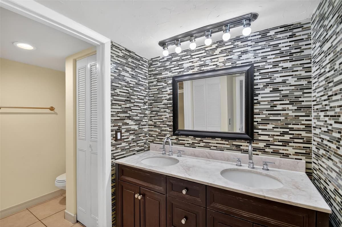 1534 FOREST LAKES CIRCLE — photo 35 of 40