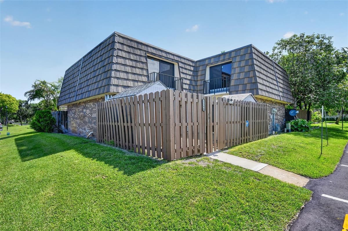 1534 FOREST LAKES CIRCLE — photo 1 of 40