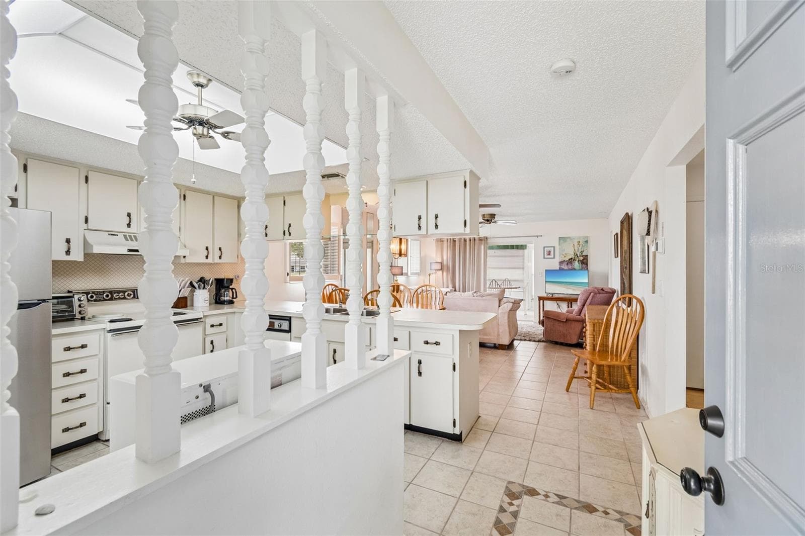 7725 DANUBE DRIVE — photo 7 of 63