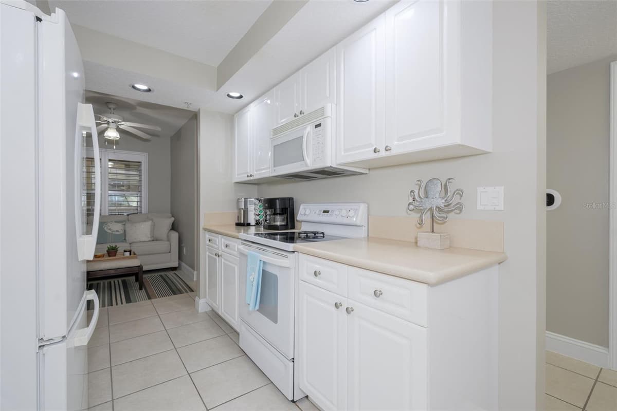 4650 LINKS VILLAGE DRIVE — photo 7 of 46