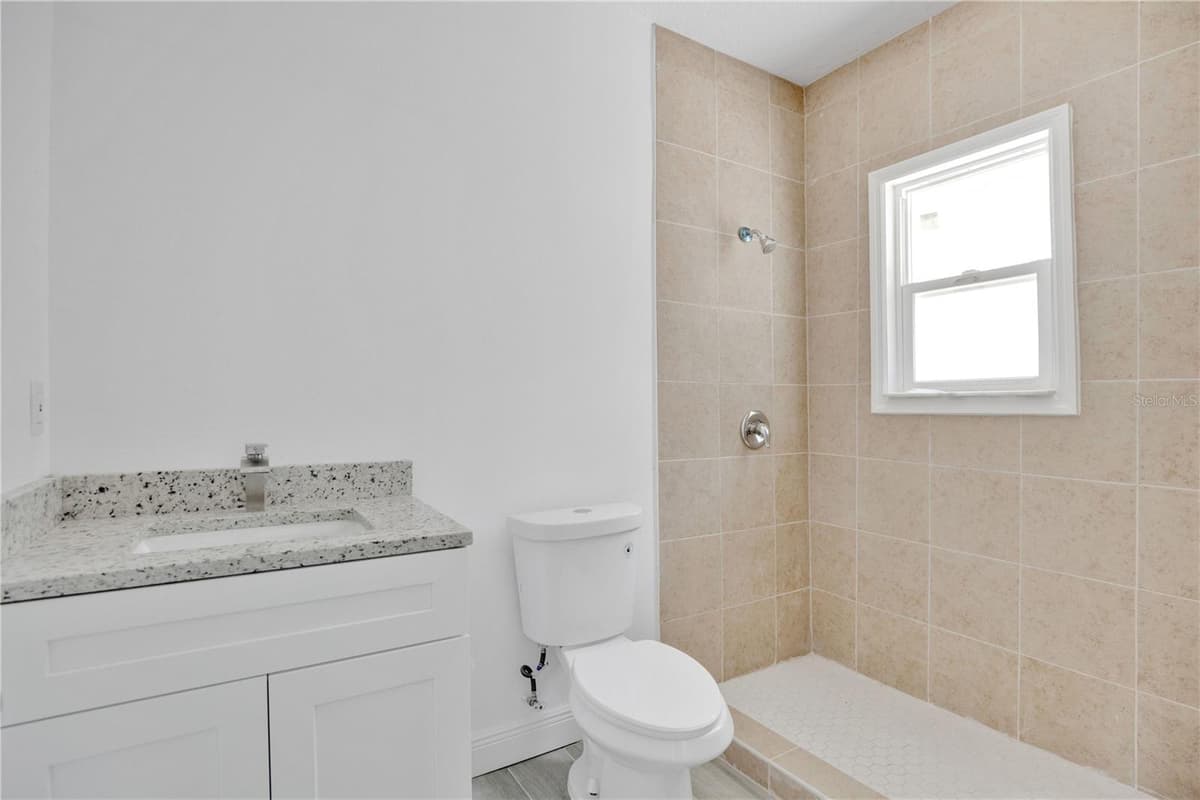 547 RIDGEWOOD AVENUE — photo 25 of 53