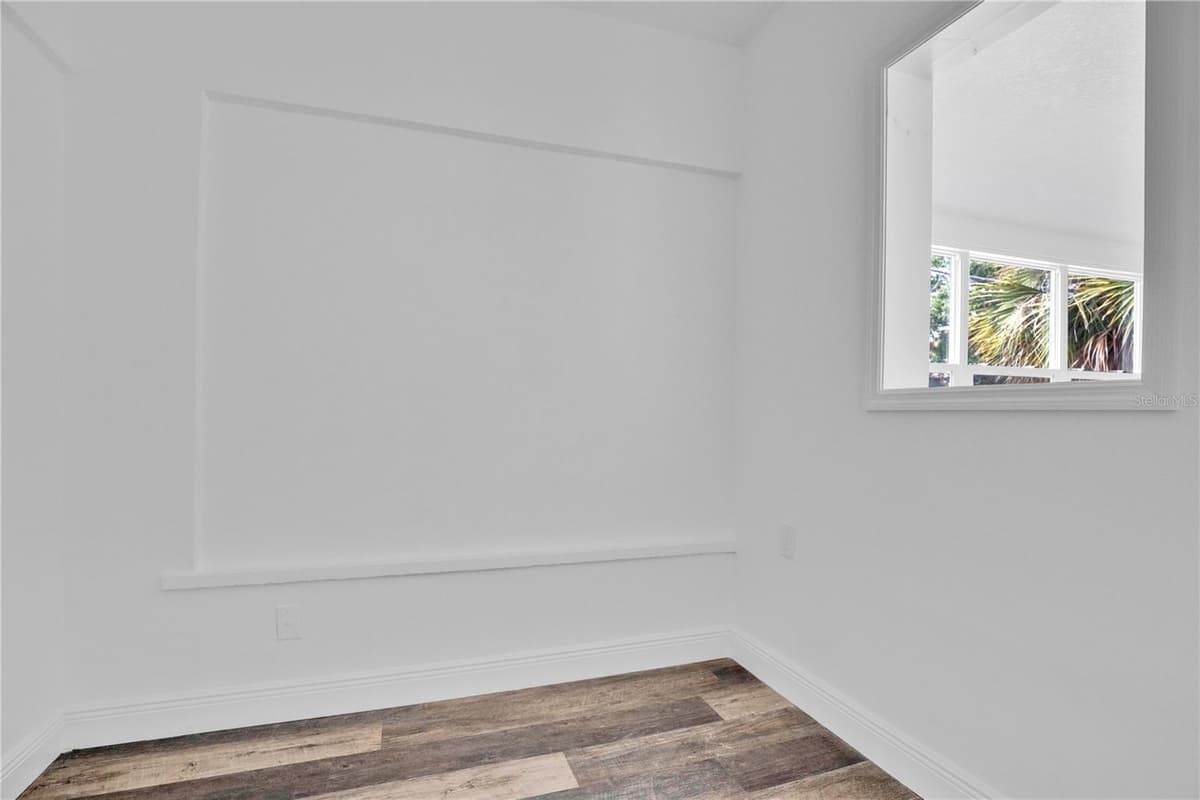 547 RIDGEWOOD AVENUE — photo 33 of 53